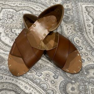Universal Thread Tan Leather Slide Sandals